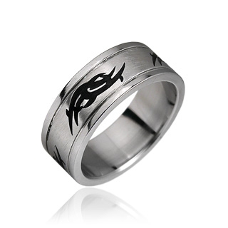 Bague acier avec motif tribal noir