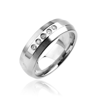 Bague acier serti de 5 pierres claires