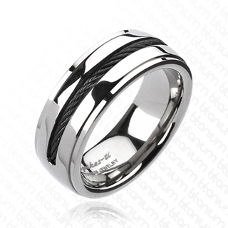 Bague homme en titane  encoche avec tresse mtallique noire